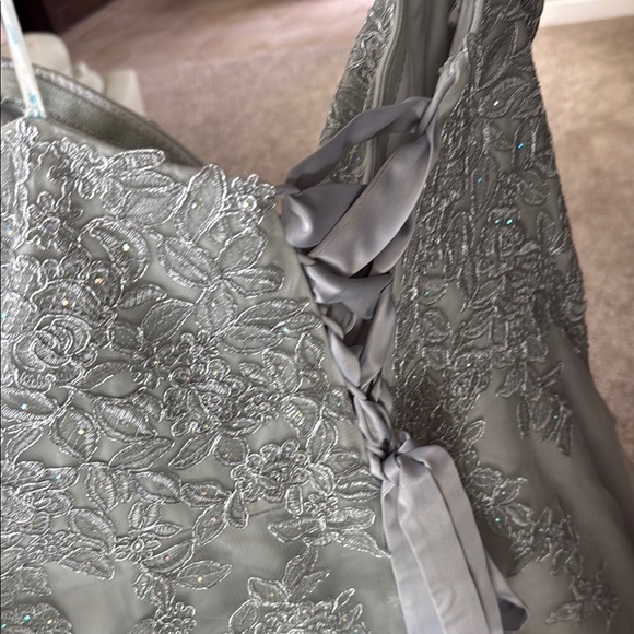 Elegant Silver girls prom Dress - Picture 9 of 12